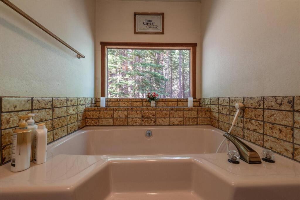 3Br Tahoe Donner Cabin With Hoa Perks Like Pools Hot-Tub Minutes To Trails Lake Golf Truckee Luaran gambar